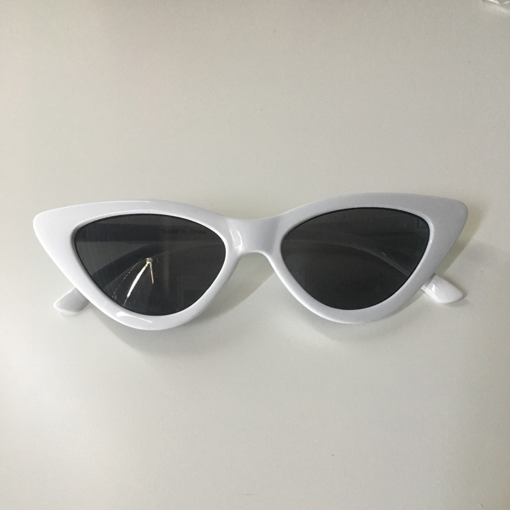 Vintage White Frame Cat Eye Sunglasses